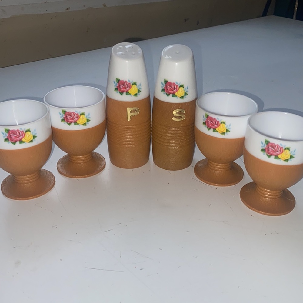 Mid century Modern egg cup / salt and pepper shakers from Japan new never used